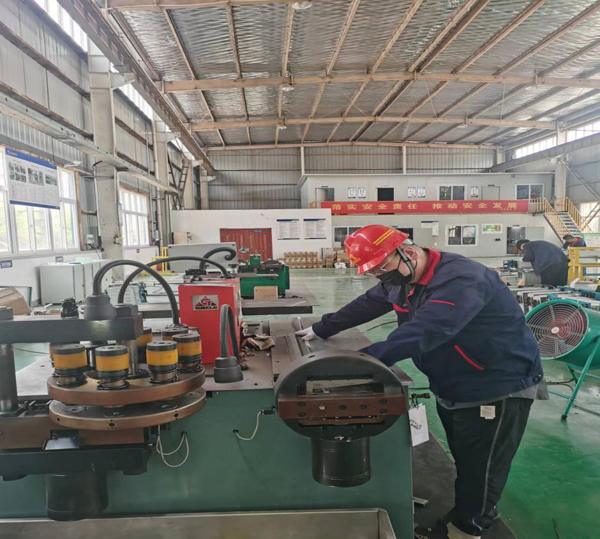 電控設(shè)備廠開足馬力掀起生產(chǎn)熱潮