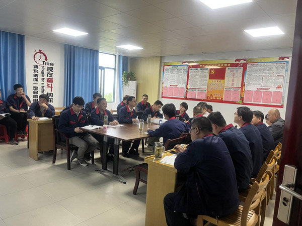 王伍升到建材研究室、建材公司調(diào)研