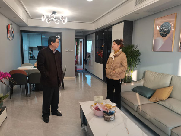 公司領(lǐng)導(dǎo)開展節(jié)前慰問(wèn) 公司領(lǐng)導(dǎo)開展節(jié)前慰問(wèn)