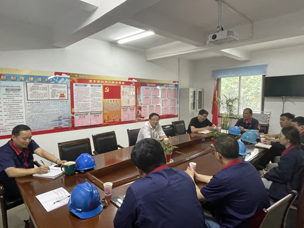 公司黨委書記到商品混凝土公司調(diào)研 公司黨委書記到商品混凝土公司調(diào)研